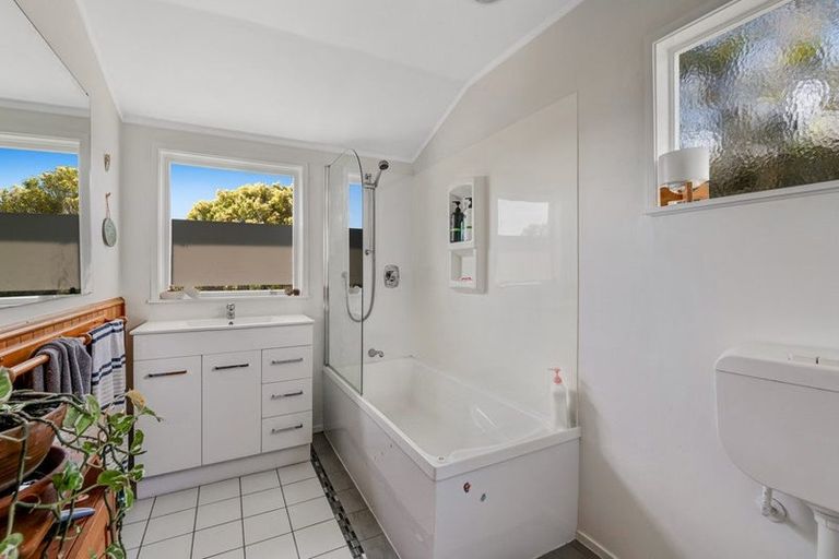 Photo of property in 1229 Whangaparaoa Road, Gulf Harbour, Whangaparaoa, 0930