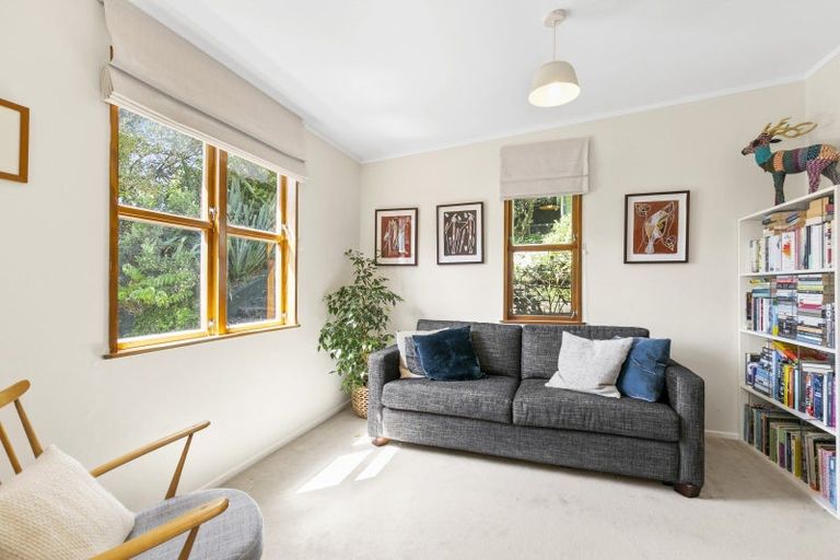 Photo of property in 71 Severn Street, Island Bay, Wellington, 6023