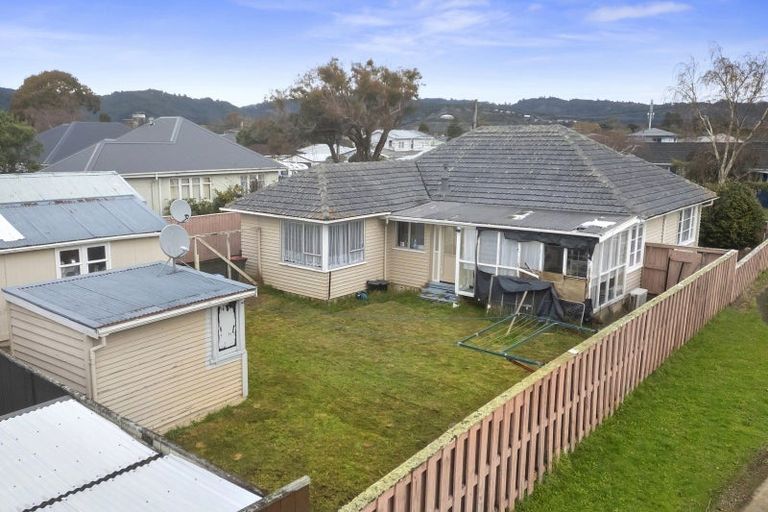Photo of property in 22 Sandford Street, Trentham, Upper Hutt, 5018