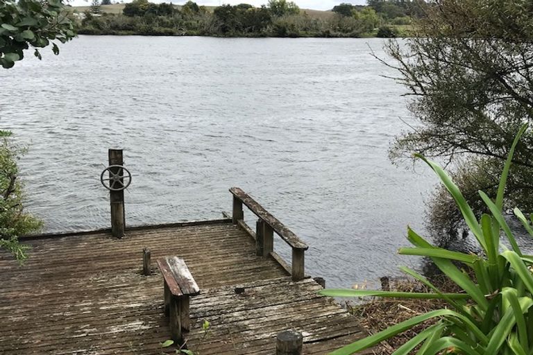 Photo of property in 220 Great South Road, Huntly, 3700