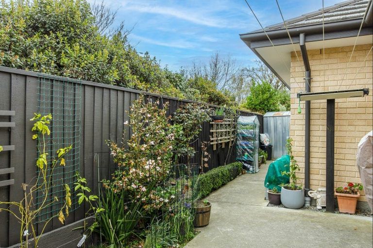 Photo of property in Yaldhurst Courts, 2/372 Yaldhurst Road, Russley, Christchurch, 8042