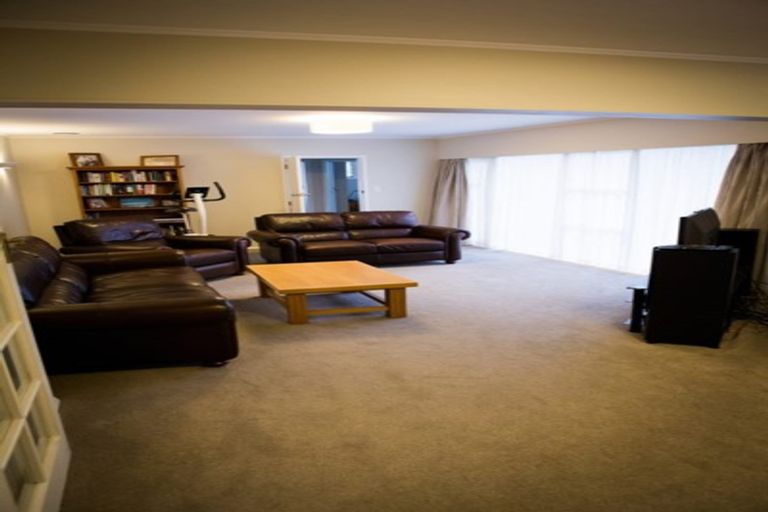 Photo of property in 68 Larsen Crescent, Tawa, Wellington, 5028