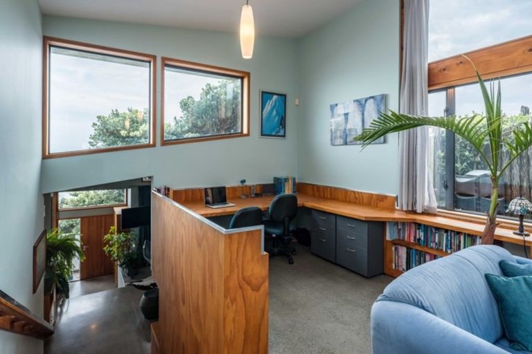 Photo of property in 115 The Parade, Paekakariki, 5034