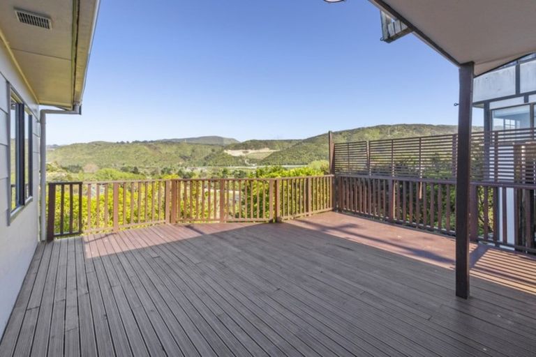 Photo of property in 30 Castle Crescent, Stokes Valley, Lower Hutt, 5019