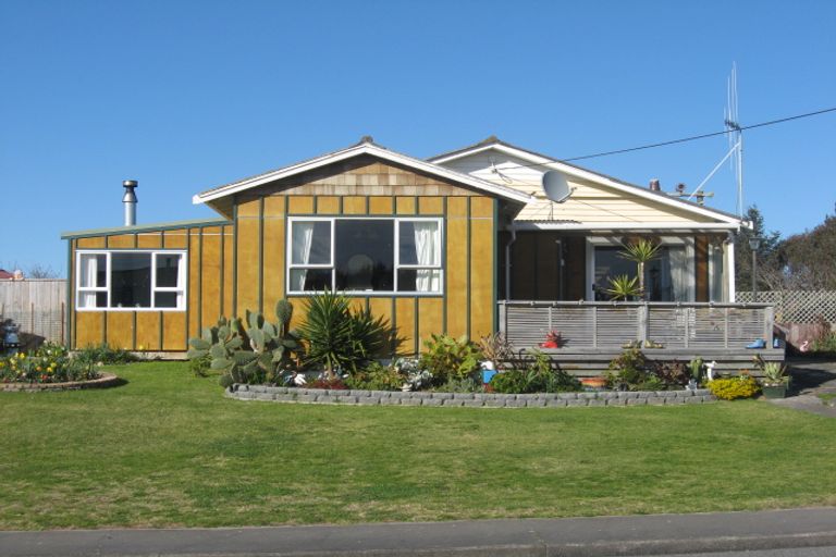 Photo of property in 583 Waitarere Beach Road, Waitarere Beach, Levin, 5510