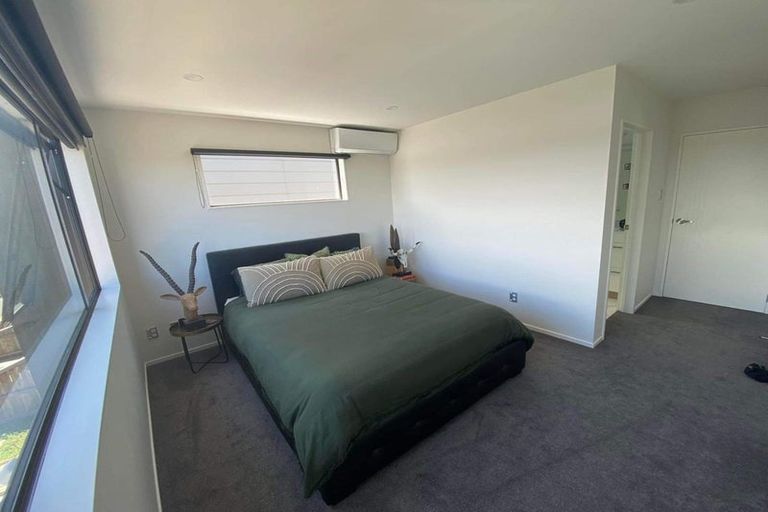 Photo of property in 10 Parahau Road, Papakura, 2110