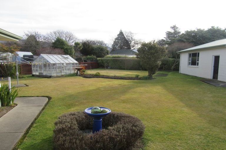 Photo of property in 2 Gorge Road, Waimate, 7924
