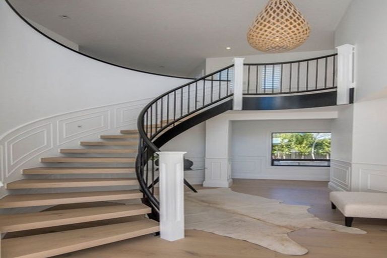 Photo of property in 31a Stanley Point Road, Stanley Point, Auckland, 0624