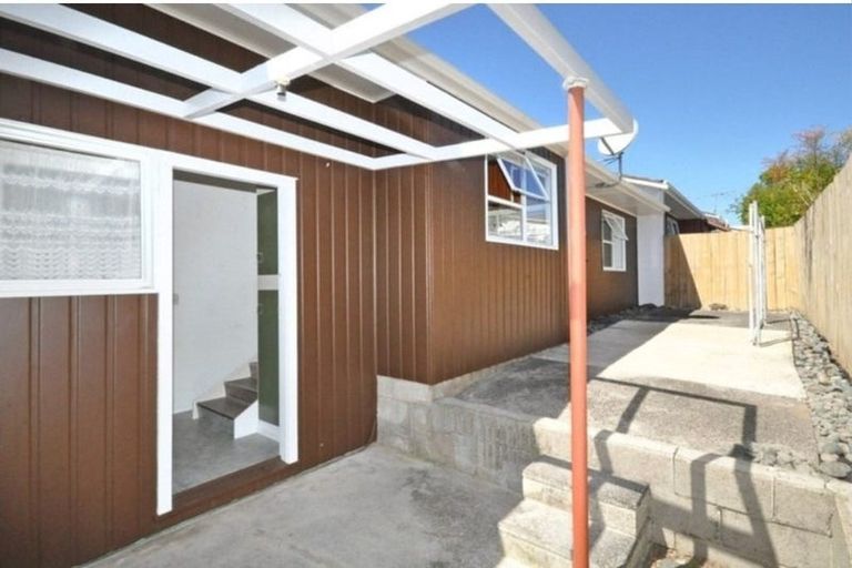 Photo of property in 2/67 Titirangi Road, New Lynn, Auckland, 0600