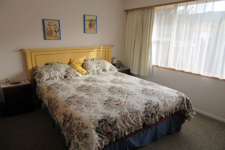 Photo of property in 2 Gorge Road, Waimate, 7924