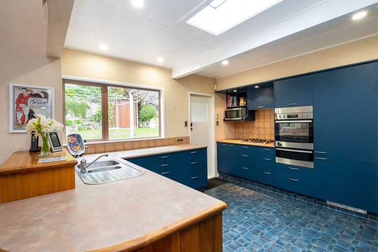 Photo of property in 8 Denholm Road, Hospital Hill, Napier, 4110