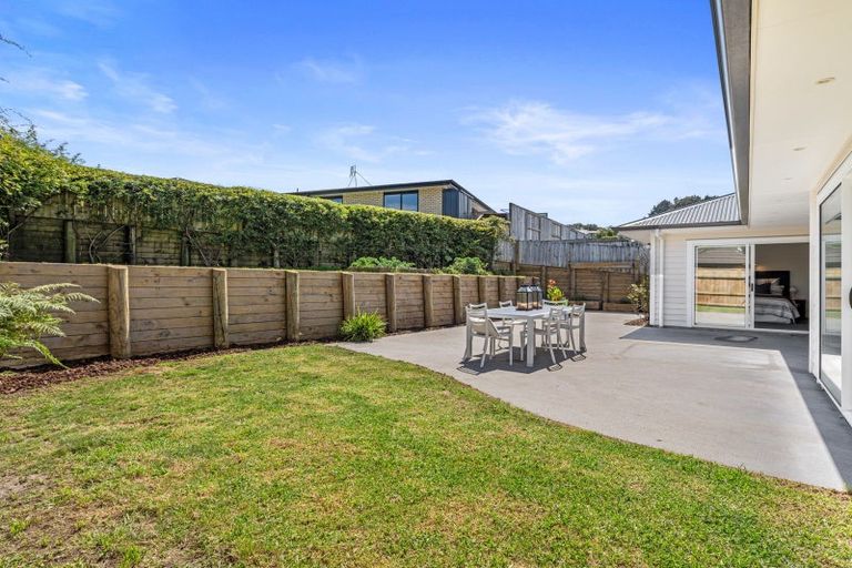 Photo of property in 32 Ballintoy Park Drive, Welcome Bay, Tauranga, 3175