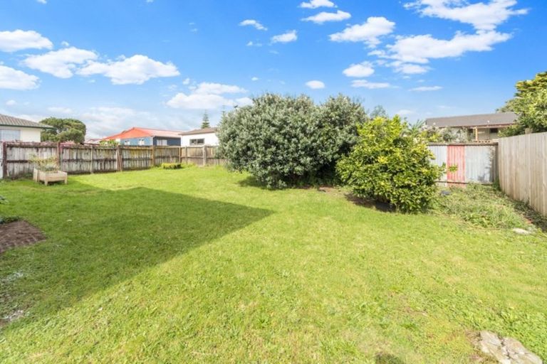 Photo of property in 2/26a Boundary Road, Clover Park, Auckland, 2019