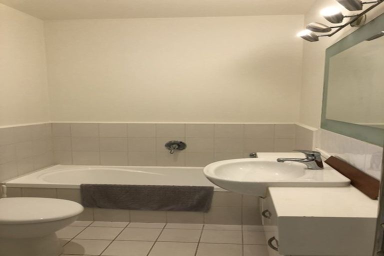 Photo of property in Knightsbridge Apartments, 5a Boardman Lane, Auckland Central, Auckland, 1010