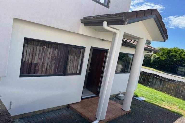 Photo of property in 35 Ballymore Drive, Pinehill, Auckland, 0632