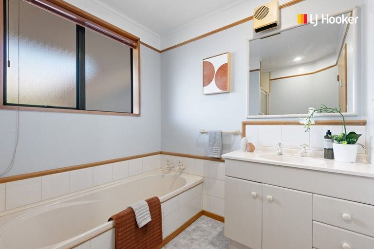 Photo of property in 14 Silverstream Drive, Mosgiel, 9024