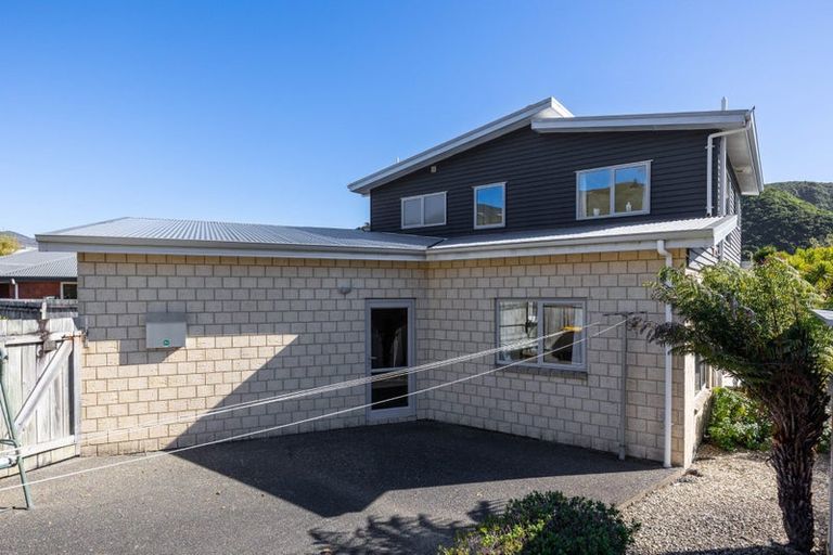 Photo of property in 255 Waikawa Road, Waikawa, Picton, 7220