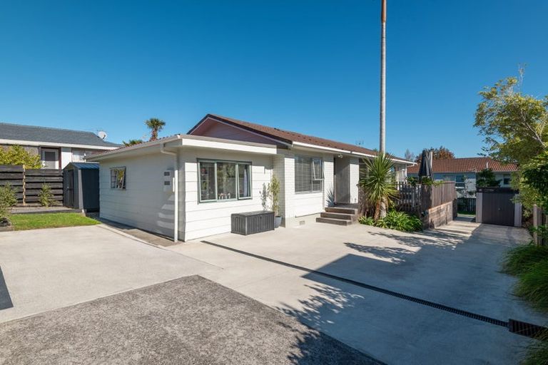 Photo of property in 2/193 Lake Road, Belmont, Auckland, 0622