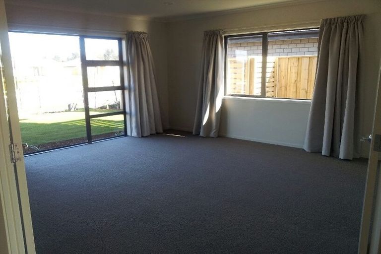 Photo of property in 37 Faringdon Boulevard, Rolleston, 7615