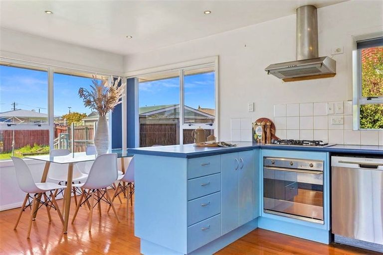 Photo of property in 76 Cotswold Avenue, Bishopdale, Christchurch, 8053