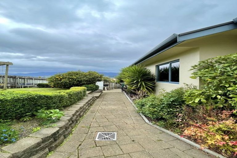 Photo of property in 34 Birkinshaw Grove, Riverstone Terraces, Upper Hutt, 5018