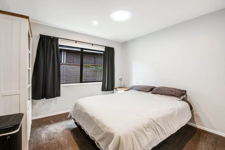 Photo of property in 57 Walton Street, Red Beach, 0932