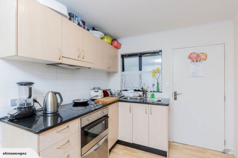 Photo of property in 21 Sapphire Place, Bayview, Auckland, 0629