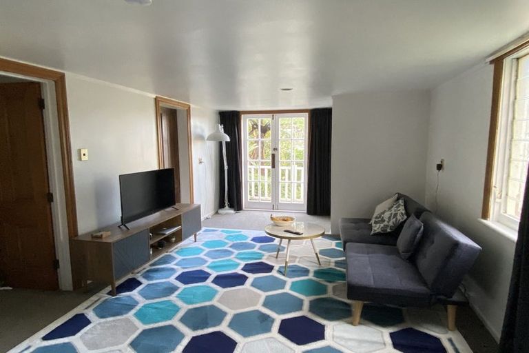 Photo of property in 74 Fairlie Terrace, Kelburn, Wellington, 6021