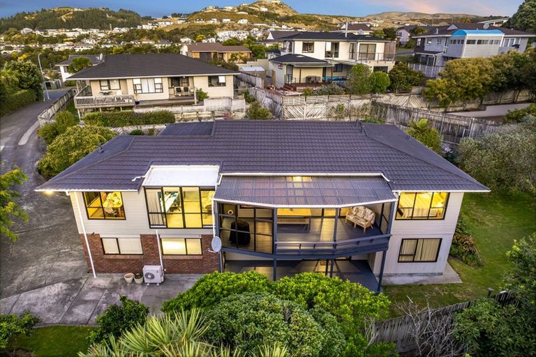 Photo of property in 12 Exploration Way, Whitby, Porirua, 5024