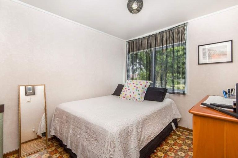 Photo of property in 98 Taikata Road, Te Atatu Peninsula, Auckland, 0610