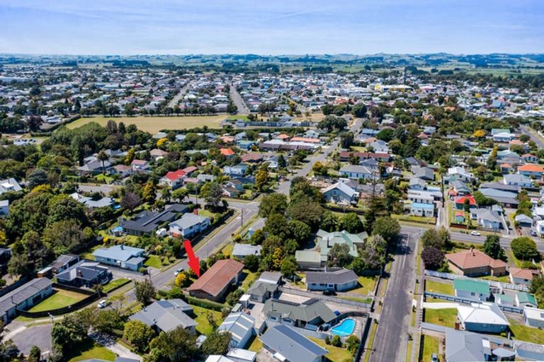 Photo of property in 3 Climie Crescent, Hawera, 4610