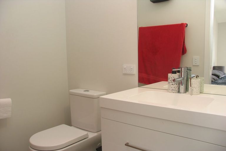 Photo of property in 25 Bale Road, Jacks Point, 9371