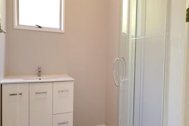 Photo of property in 2/801 Hastings Street North, Hastings, 4122