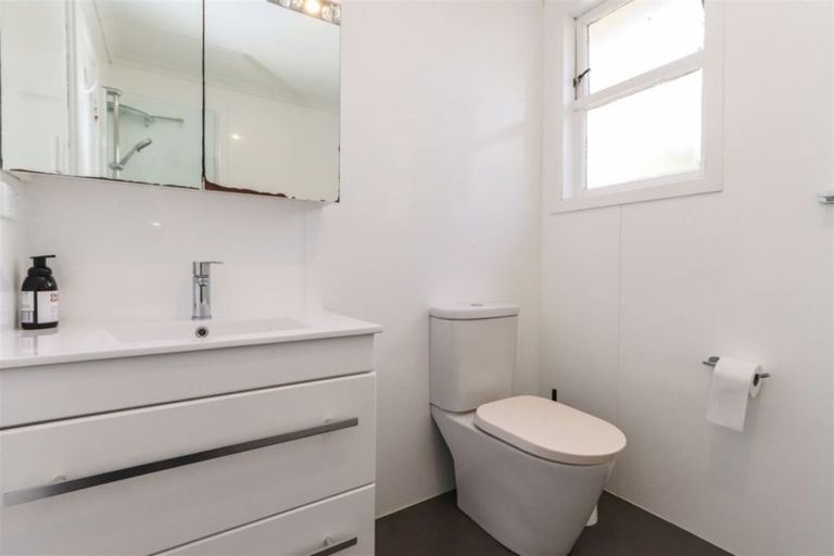 Photo of property in 9 Konini Street, Inglewood, 4330