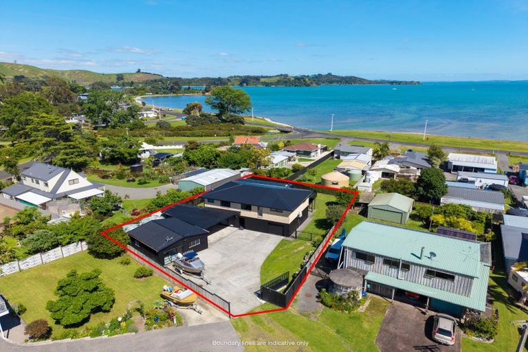 Photo of property in 10 Cottonwood Place, Kawakawa Bay, Papakura, 2585