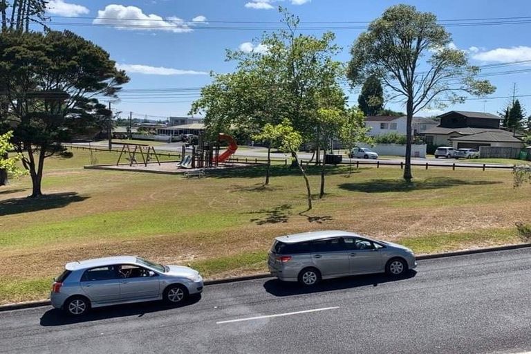 Photo of property in 27 Spargo Road, Massey, Auckland, 0614