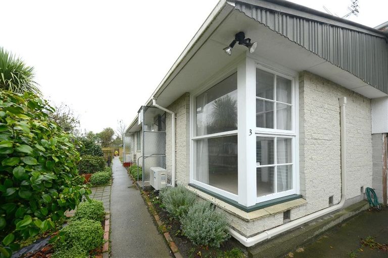 Photo of property in 3/225 Edgeware Road, Edgeware, Christchurch, 8013
