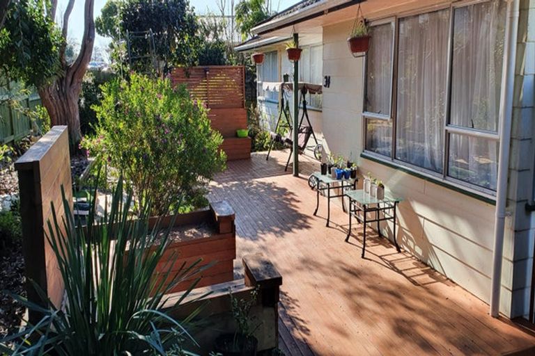 Photo of property in 34 Chislehurst Street, Henderson, Auckland, 0612