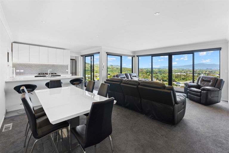 Photo of property in 95 Kakariki Grove, Waikanae, 5036