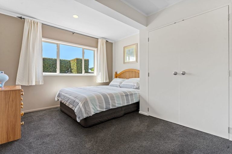 Photo of property in 29 Knights Road, Rothesay Bay, Auckland, 0630