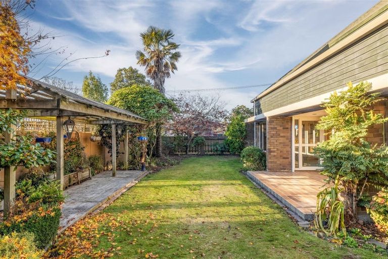 Photo of property in 4 Woodford Terrace, Ilam, Christchurch, 8053