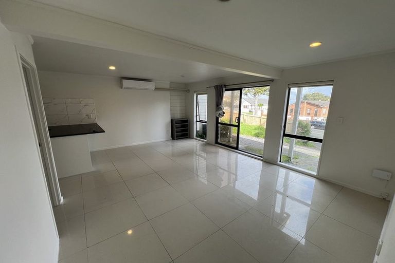 Photo of property in 22 Goodwood Drive, Goodwood Heights, Auckland, 2105