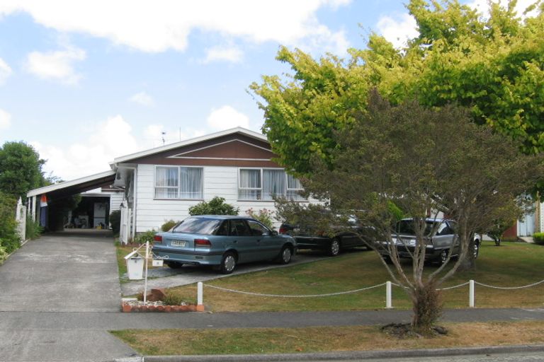 Photo of property in 4 Topeka Grove, Totara Park, Upper Hutt, 5018
