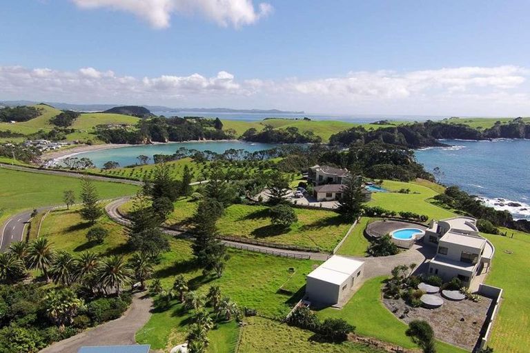 Photo of property in 696 Taiharuru Road, Taiharuru, Onerahi, 0192