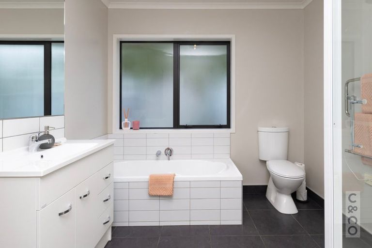 Photo of property in 25 School Road, Waimauku, 0881