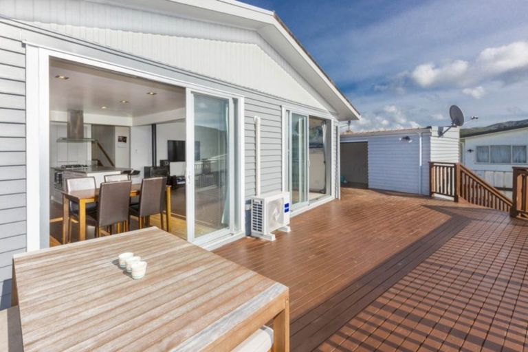 Photo of property in 17 Greenwich Grove, Stokes Valley, Lower Hutt, 5019