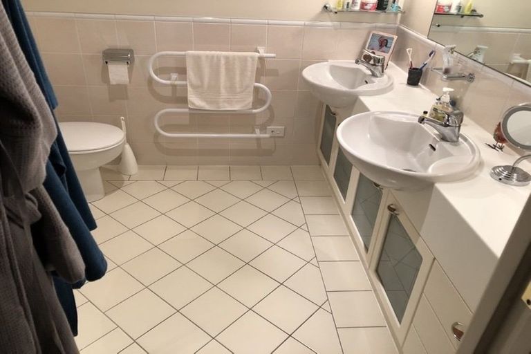 Photo of property in 72 Harbour Village Drive, Gulf Harbour, Whangaparaoa, 0930