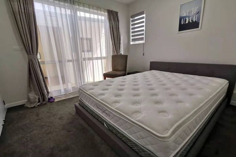 Photo of property in 8 Carbine Road, Mount Wellington, Auckland, 1060