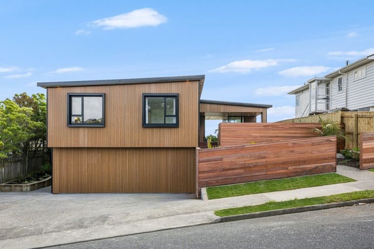 Photo of property in 11 Lauderdale Road, Papakowhai, Porirua, 5024