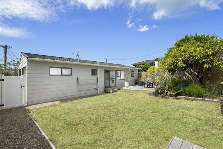 Photo of property in 2/26 Corunna Road, Milford, Auckland, 0620